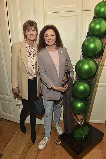 Petra Reinbold, Uschi Dämmrich von Luttitz : Sarah Kronsbein & HERMANN luden zum Ausstellungs-Debüt Alice im Wunderland, Maximilianstrasse München am 12.03.2024 / Foto: BrauerPhotos / Goran Nitschke